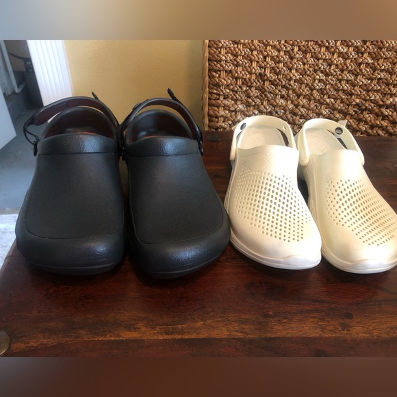 2 Pair Of CROCS Literide Clog UNISEX Breathable 
White MEN Size 11 or 13 Woman’s - Picture 1 of 16